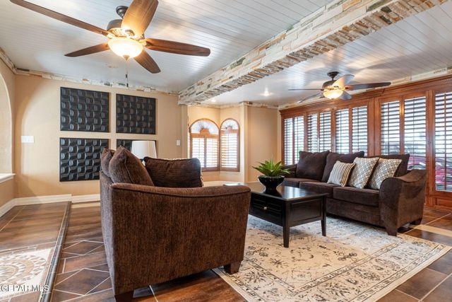 16020 Homestead Drive, Horizon City, TX 79928