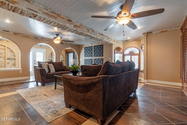 16020 Homestead Drive, Horizon City, TX 79928