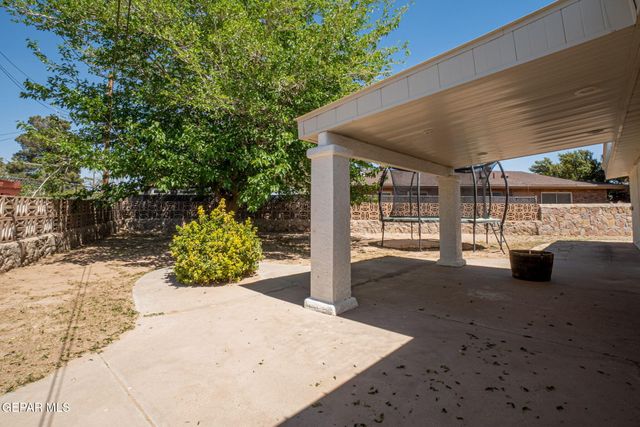 16020 Homestead Drive, Horizon City, TX 79928