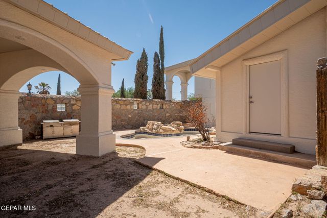 16020 Homestead Drive, Horizon City, TX 79928