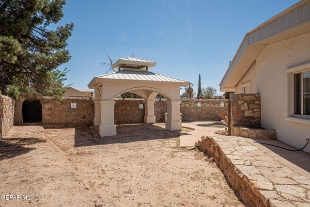 16020 Homestead Drive, Horizon City, TX 79928