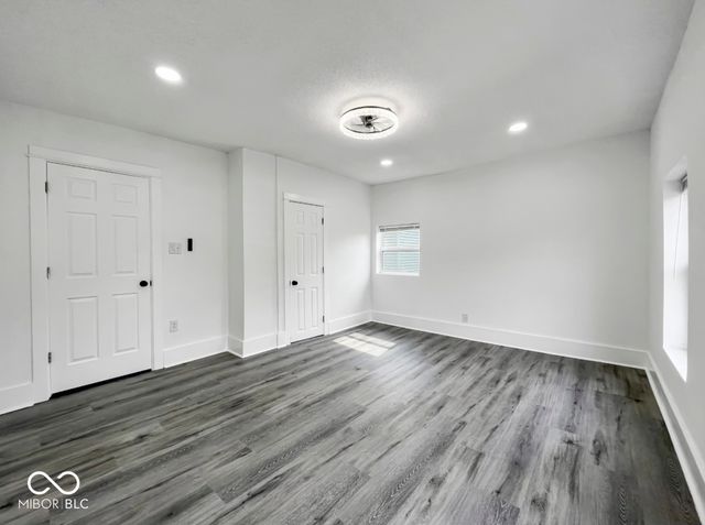 4923 E University Avenue, Indianapolis, IN 46201