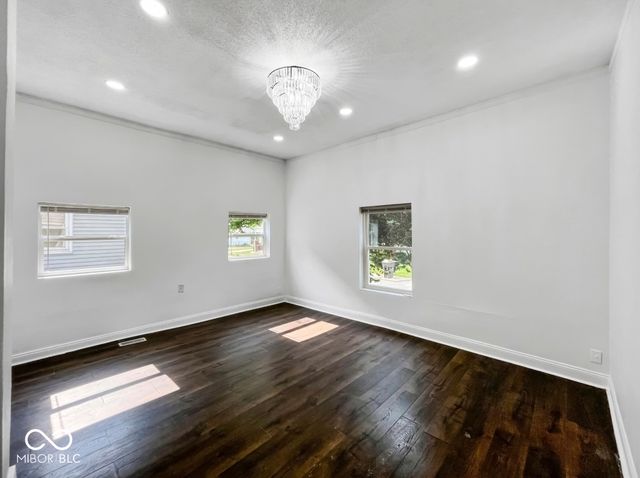 4923 E University Avenue, Indianapolis, IN 46201