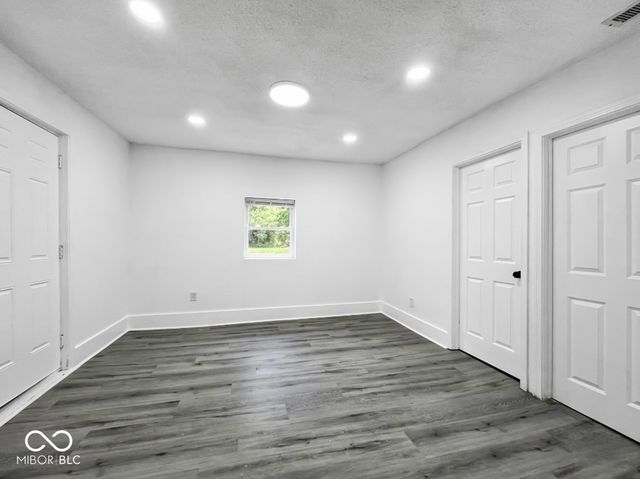 4923 E University Avenue, Indianapolis, IN 46201