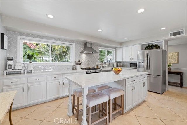 10124 Debra Avenue, Granada Hills (los Angeles), CA 91343
