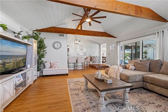 10124 Debra Avenue, Granada Hills (los Angeles), CA 91343