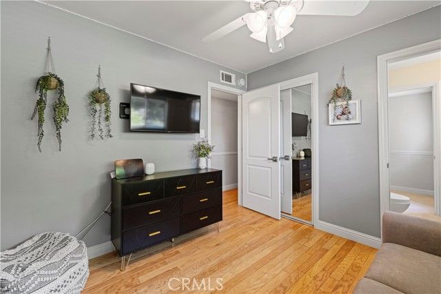 10124 Debra Avenue, Granada Hills (los Angeles), CA 91343