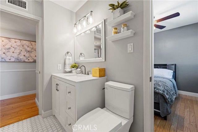 10124 Debra Avenue, Granada Hills (los Angeles), CA 91343