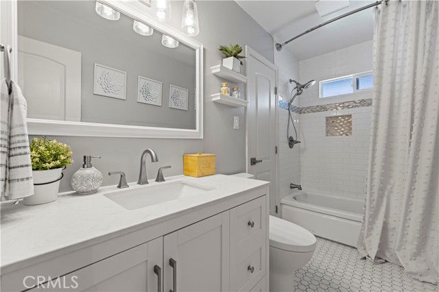 10124 Debra Avenue, Granada Hills (los Angeles), CA 91343