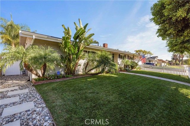 10124 Debra Avenue, Granada Hills (los Angeles), CA 91343