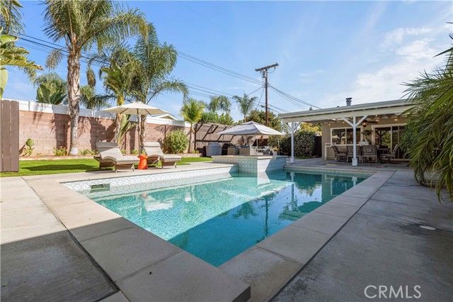 10124 Debra Avenue, Granada Hills (los Angeles), CA 91343