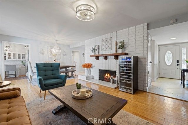 10124 Debra Avenue, Granada Hills (los Angeles), CA 91343