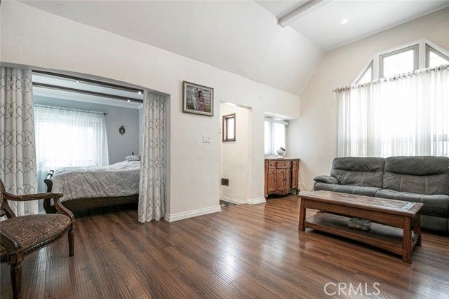 533 Hawthorne Street, Glendale, CA 91204