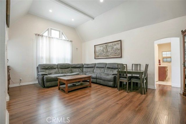 533 Hawthorne Street, Glendale, CA 91204