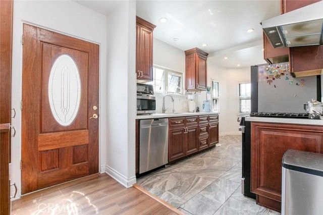 533 Hawthorne Street, Glendale, CA 91204