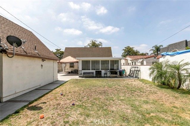 533 Hawthorne Street, Glendale, CA 91204