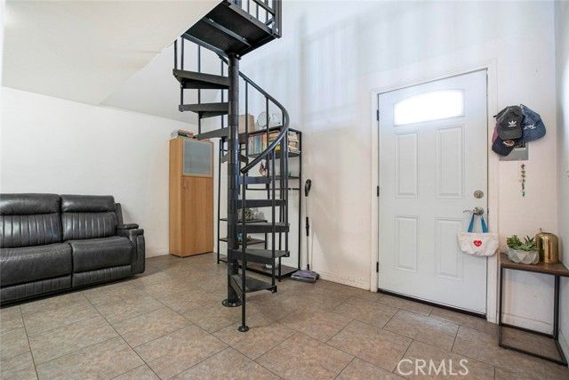 533 Hawthorne Street, Glendale, CA 91204