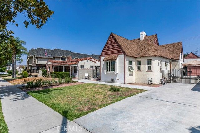 533 Hawthorne Street, Glendale, CA 91204