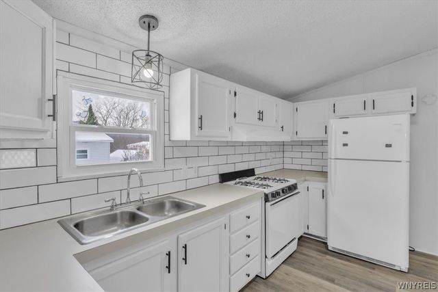 39 Green Valley Estates, Great Valley, NY 14741