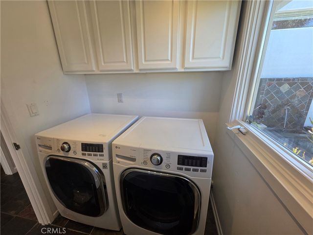 310 S Thurston, Los Angeles, CA 90049