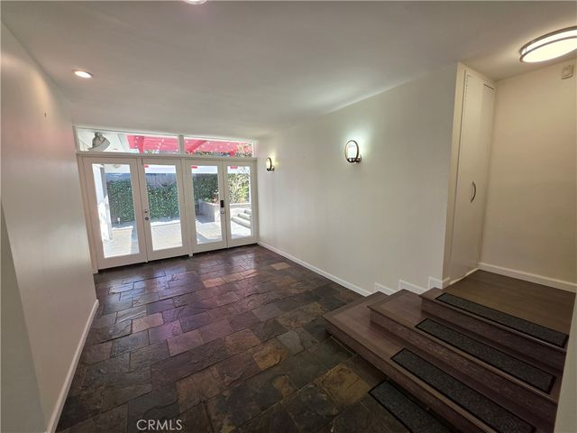 310 S Thurston, Los Angeles, CA 90049