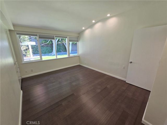 310 S Thurston, Los Angeles, CA 90049