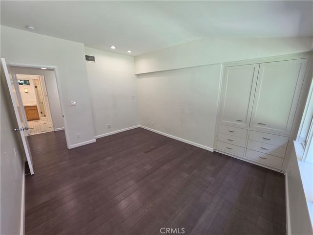 310 S Thurston, Los Angeles, CA 90049