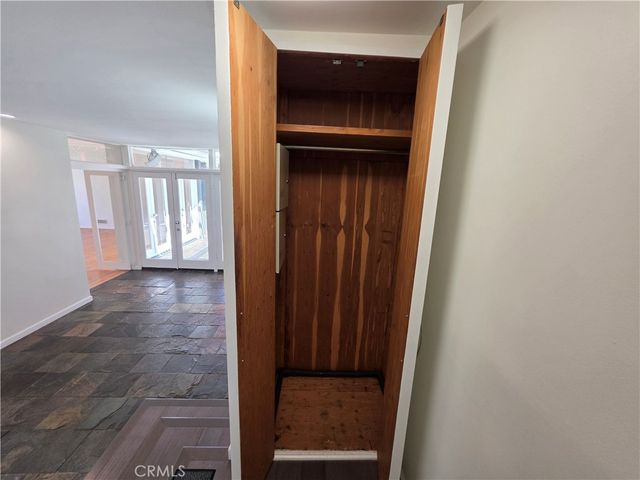 310 S Thurston, Los Angeles, CA 90049