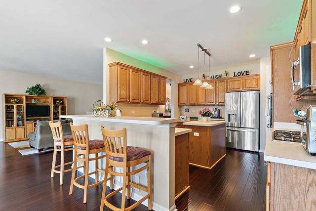 12082 HIDEAWAY Drive, Huntley, IL 60142