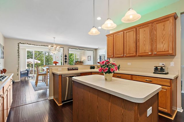 12082 HIDEAWAY Drive, Huntley, IL 60142