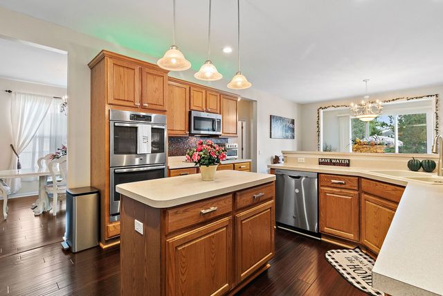12082 HIDEAWAY Drive, Huntley, IL 60142