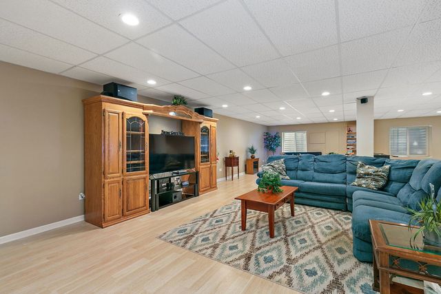 12082 HIDEAWAY Drive, Huntley, IL 60142