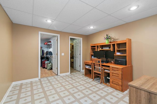 12082 HIDEAWAY Drive, Huntley, IL 60142