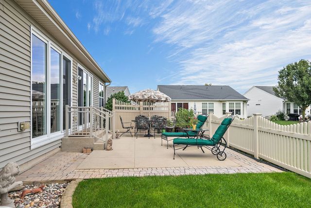 12082 HIDEAWAY Drive, Huntley, IL 60142