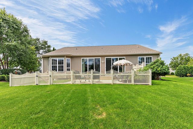 12082 HIDEAWAY Drive, Huntley, IL 60142