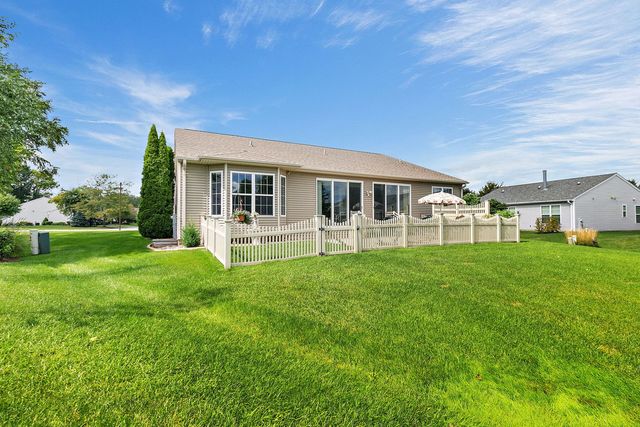 12082 HIDEAWAY Drive, Huntley, IL 60142