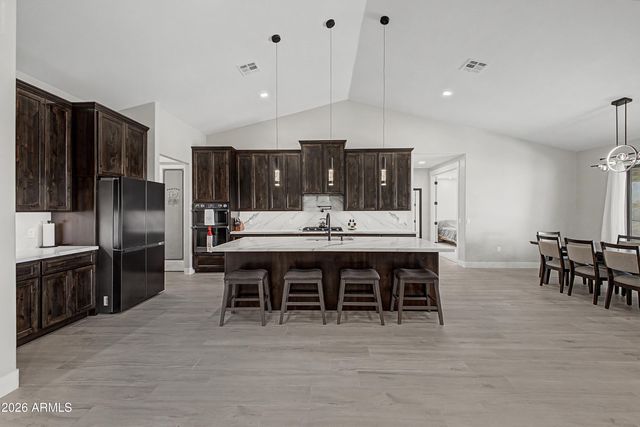 8236 N CALLE HERMOSA Circle, Casa Grande, AZ 85194