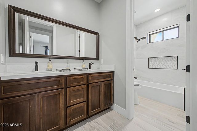 8236 N CALLE HERMOSA Circle, Casa Grande, AZ 85194