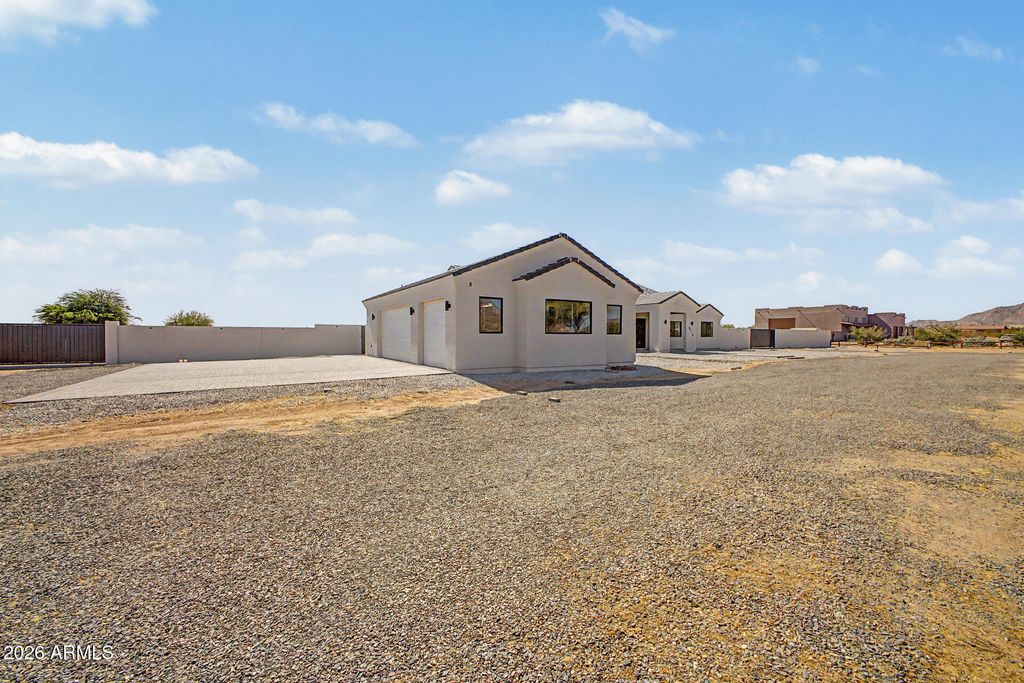 8236 N CALLE HERMOSA Circle, Casa Grande, AZ 85194 — photo 5