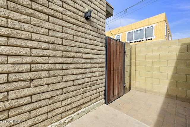 3039 N 38TH Street 11, Phoenix, AZ 85018