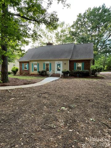 4535 Dawnwood Drive, Charlotte, NC 28212