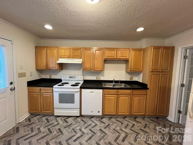 4535 Dawnwood Drive, Charlotte, NC 28212