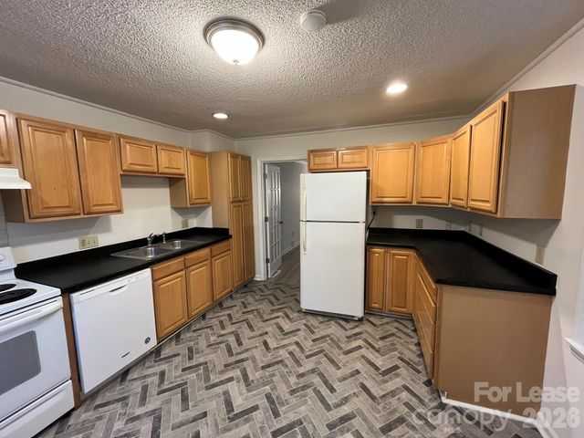 4535 Dawnwood Drive, Charlotte, NC 28212
