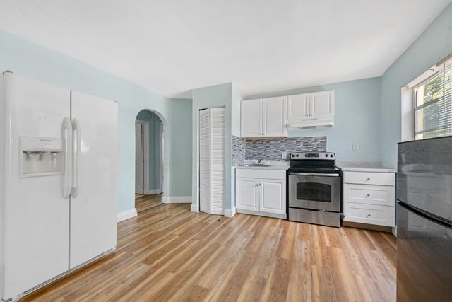 616 W 5TH Street, Riviera Beach, FL 33404