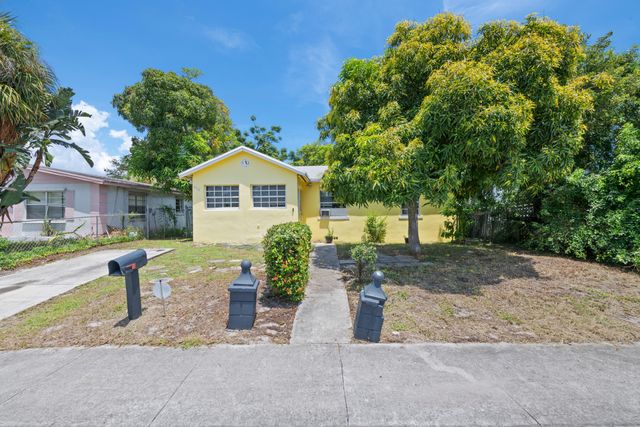 616 W 5TH Street, Riviera Beach, FL 33404