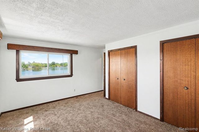 2295 Davista Drive, Highland, MI 48356