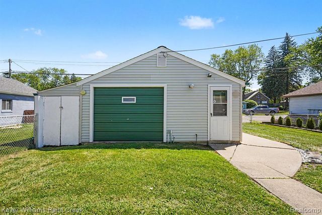 2295 Davista Drive, Highland, MI 48356