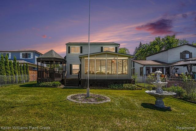 2295 Davista Drive, Highland, MI 48356