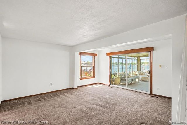 2295 Davista Drive, Highland, MI 48356