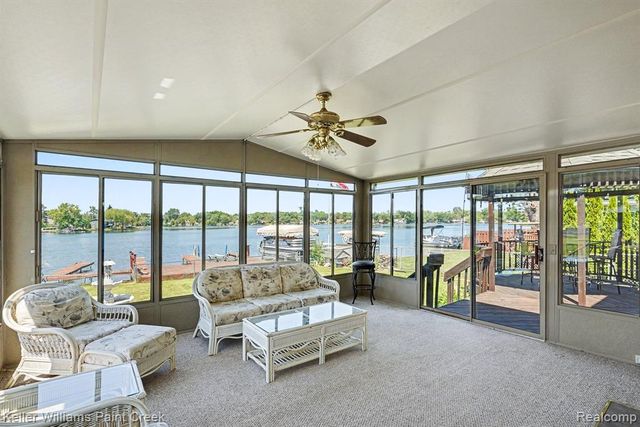 2295 Davista Drive, Highland, MI 48356